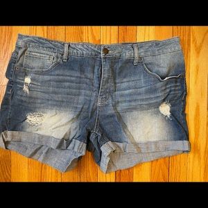 Time and Tru Women’s jean shorts